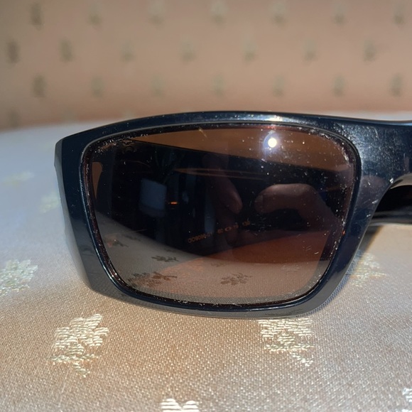 Oakley sunglasses Fuel Cell excellent shape Black frame Brown lenses - Picture 6 of 7